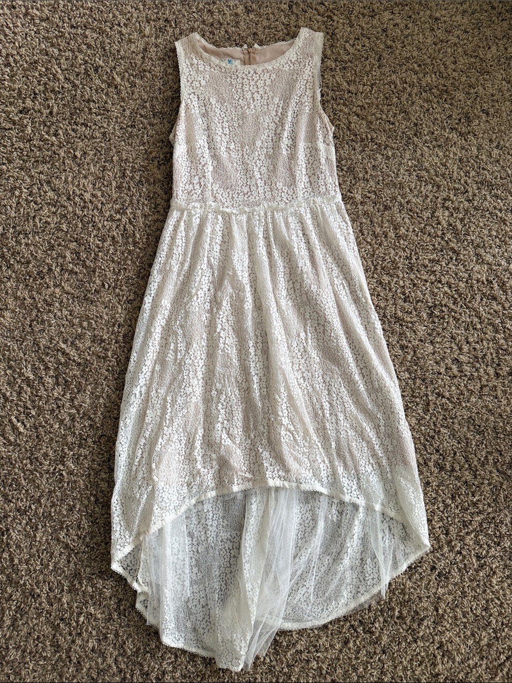 Sleeveless White Lace High-Low Dress